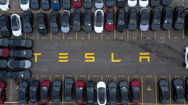 Tesla tiene un plan B para el ‘Cybercab’: venderlo con volante Tesla tiene un plan B para el ‘Cybercab’: venderlo con volante