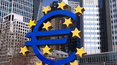 BCE mantiene las tasas por un crecimiento más sólido y la inflación cerca del objetivo BCE mantiene las tasas por un crecimiento más sólido y la inflación cerca del objetivo