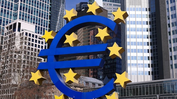BCE mantiene las tasas por un crecimiento más sólido y la inflación cerca del objetivo BCE mantiene las tasas por un crecimiento más sólido y la inflación cerca del objetivo