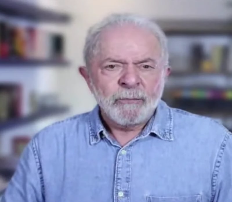 Lula: metade dos lucros da Petrobras deveria ir para construção de novas refinarias Lula: metade dos lucros da Petrobras deveria ir para construção de novas refinarias