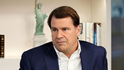 ‘Da mão para a boca’: como a Ford lida com escassez de terras raras, segundo o CEO ‘Da mão para a boca’: como a Ford lida com escassez de terras raras, segundo o CEO