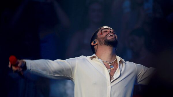 AMLO pide a Bad Bunny dar concierto gratis en el Zócalo tras problemas con Ticketmaster AMLO pide a Bad Bunny dar concierto gratis en el Zócalo tras problemas con Ticketmaster