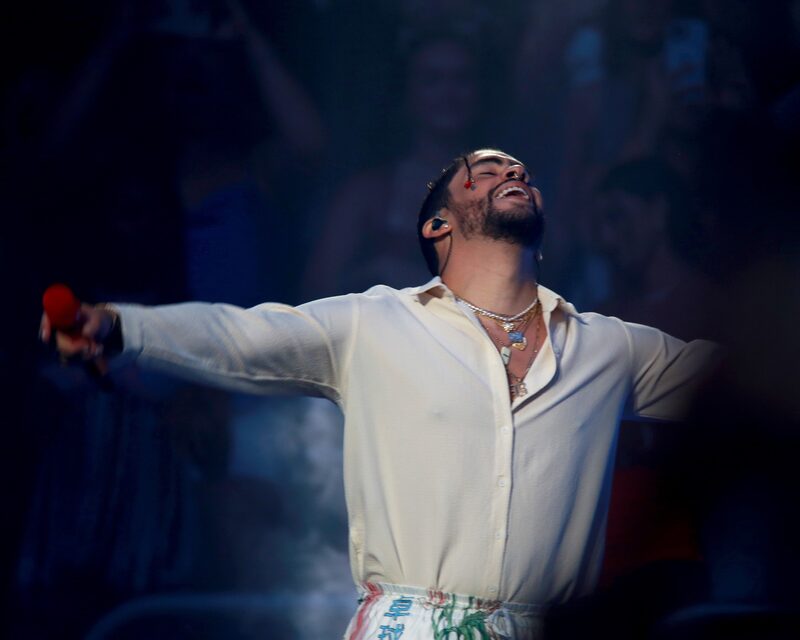 La presentación de Bad Bunny en la capital mexicana la semana pasada en el Estadio Azteca, uno de los más grandes recintos en todo el país, se vio opacada por problemas con los boletos vendidos para el evento por Ticketmaster. La presentación de Bad Bunny en la capital mexicana la semana pasada en el Estadio Azteca, uno de los más grandes recintos en todo el país, se vio opacada por problemas con los boletos vendidos para el evento por Ticketmaster.