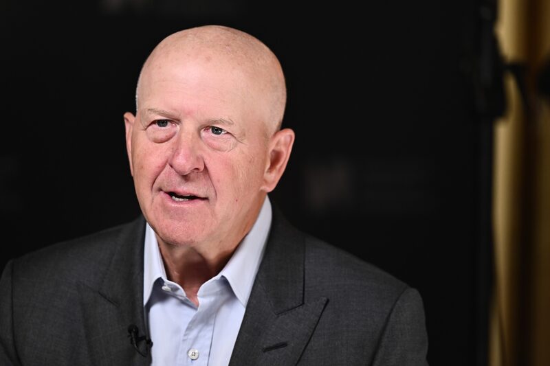 “Não me parece que a taxa de juros esteja extraordinariamente restritiva”, disse Solomon em uma conferência de serviços financeiros do Barclays. (Foto: Bloomberg) “Não me parece que a taxa de juros esteja extraordinariamente restritiva”, disse Solomon em uma conferência de serviços financeiros do Barclays. (Foto: Bloomberg)