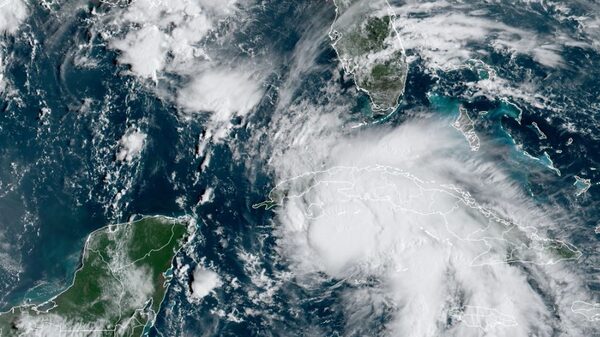 La tormenta tropical Lisa amenaza a Belice mientras atraviesa el Caribe La tormenta tropical Lisa amenaza a Belice mientras atraviesa el Caribe
