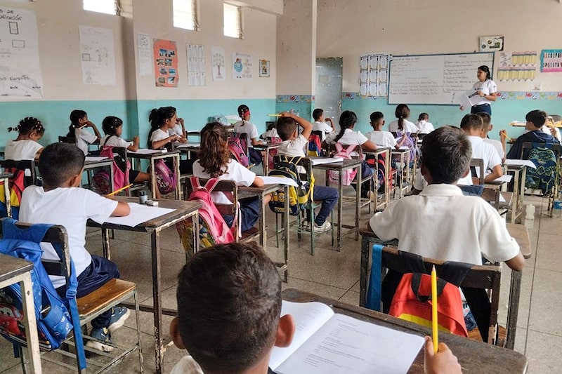 El gobierno venezolano anunció un bono especial de la Patria para personal del MPPE. El gobierno venezolano anunció un bono especial de la Patria para personal del MPPE.