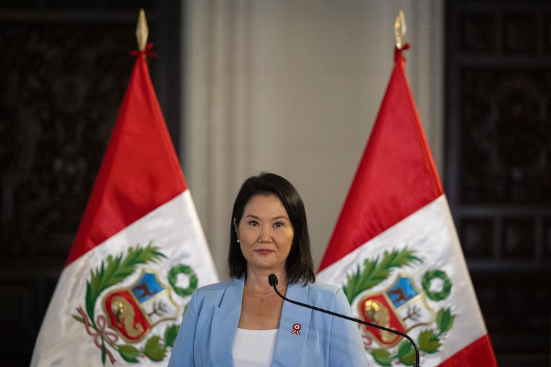 Filha de Alberto Fujimori assume em meio à onda conservadora na América Latina e terá de construir maioria em um Congresso fragmentado para aprovar sua agenda. Filha de Alberto Fujimori assume em meio à onda conservadora na América Latina e terá de construir maioria em um Congresso fragmentado para aprovar sua agenda.