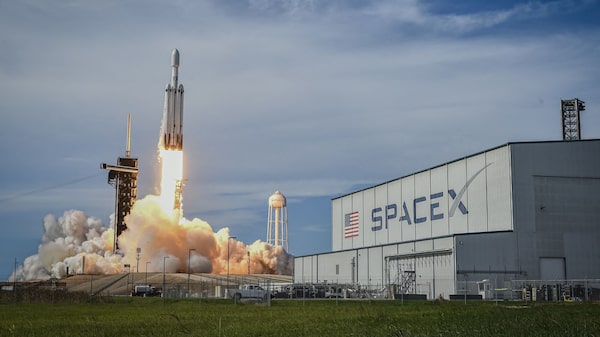 SpaceX apunta a una valoración de US$1,8 billones en la mayor OPI de la historia SpaceX apunta a una valoración de US$1,8 billones en la mayor OPI de la historia