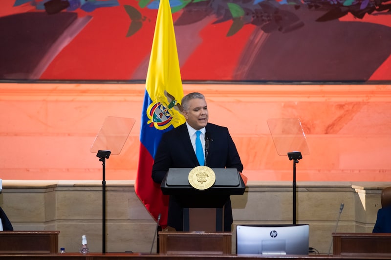 Nueva reforma tributaria de Colombia se convertirá en Ley este martes tras la firma del presidente Iván Duque. Nueva reforma tributaria de Colombia se convertirá en Ley este martes tras la firma del presidente Iván Duque.