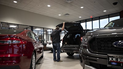 Las ventas minoristas en EE.UU. cayeron en enero por menos compras de vehículos Las ventas minoristas en EE.UU. cayeron en enero por menos compras de vehículos