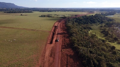 Agro brasileiro avança na Bolívia atraído por terra barata e leis ambientais mais leves Agro brasileiro avança na Bolívia atraído por terra barata e leis ambientais mais leves