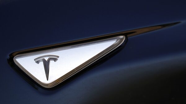 Berkshire Hathaway, de Warren Buffett, supera valoración de Tesla en el S&P 500 Berkshire Hathaway, de Warren Buffett, supera valoración de Tesla en el S&P 500