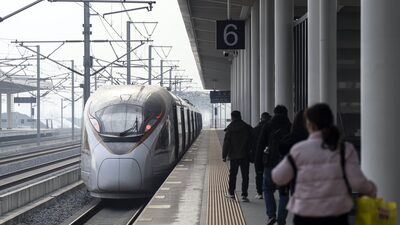 China planea “trenes plateados” para animar a viajar a las personas de la tercera edad China planea “trenes plateados” para animar a viajar a las personas de la tercera edad