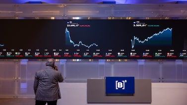 Ibovespa opera perto da estabilidade após IPCA acima do esperado; dólar cai a R$ 5,18 Ibovespa opera perto da estabilidade após IPCA acima do esperado; dólar cai a R$ 5,18