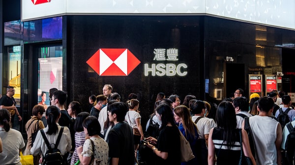 HSBC reanuda recompra de acciones tras superar previsiones de ganancias HSBC reanuda recompra de acciones tras superar previsiones de ganancias