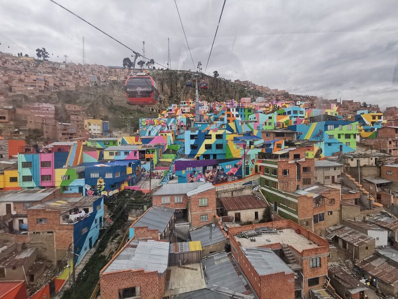 Las vistas desde el teleférico de La Paz son uno de los atractivos de la llamada "ciudad maravilla". Las vistas desde el teleférico de La Paz son uno de los atractivos de la llamada "ciudad maravilla".