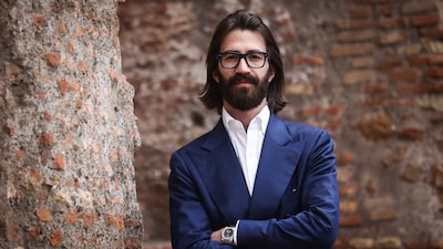 Herdeiro da Ray-Ban escala disputa pelo controle de império familiar de € 40 bilhões Herdeiro da Ray-Ban escala disputa pelo controle de império familiar de € 40 bilhões