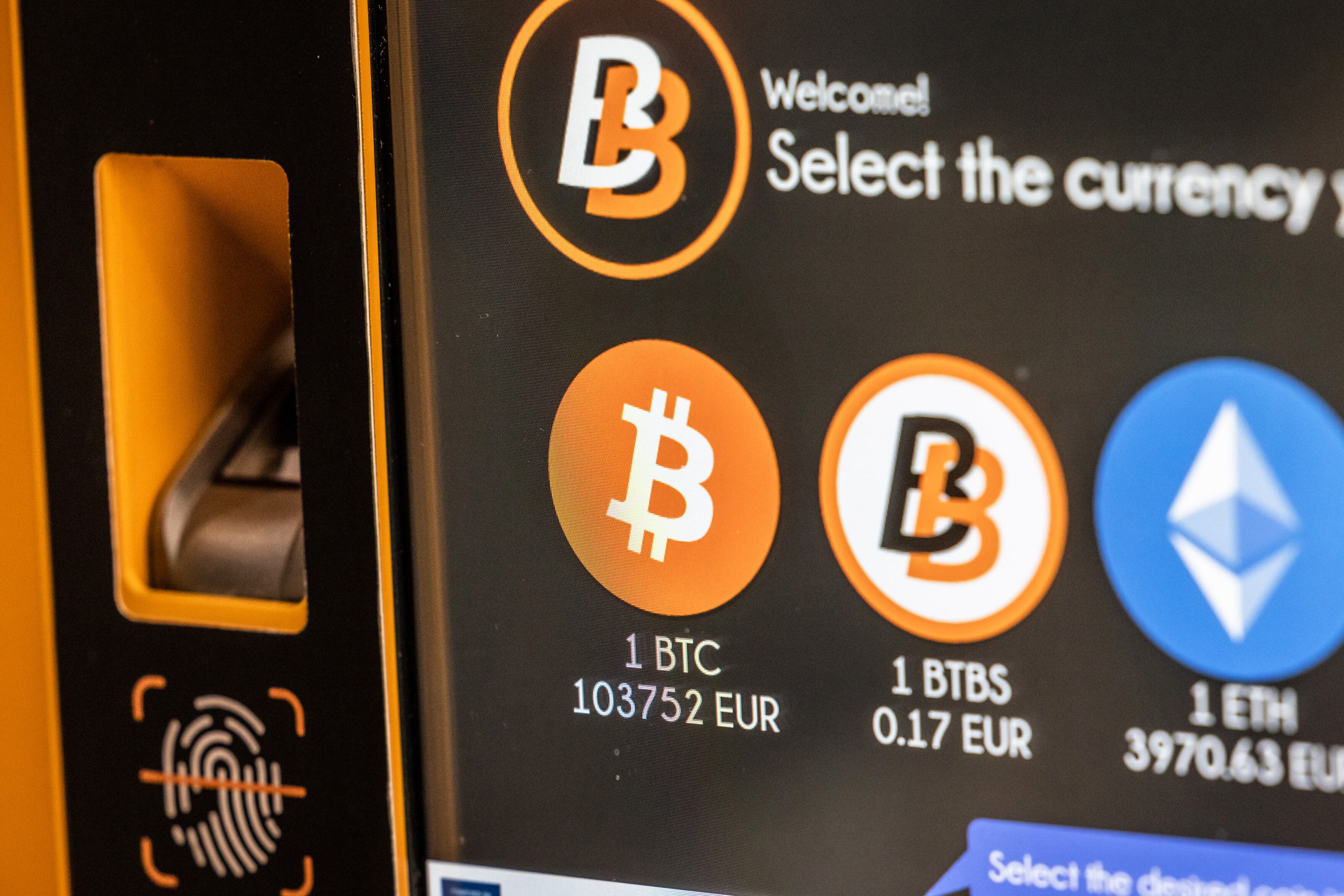 Colombia salió del top 20 de adopción de criptomonedas y las transacciones  están cayendo