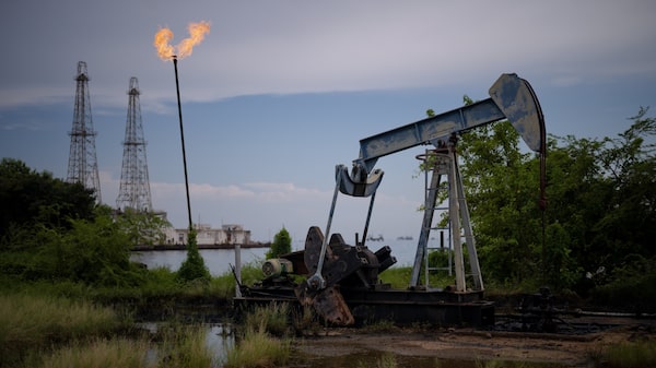 Venezuelanos se dividem sobre acordo de petróleo com Trump, segundo pesquisa Venezuelanos se dividem sobre acordo de petróleo com Trump, segundo pesquisa