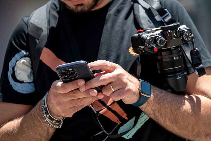 Ao vender conteúdo criadores de conteúdo diversificam a renda para além dos acordos de publicidade com marcas Ao vender conteúdo criadores de conteúdo diversificam a renda para além dos acordos de publicidade com marcas