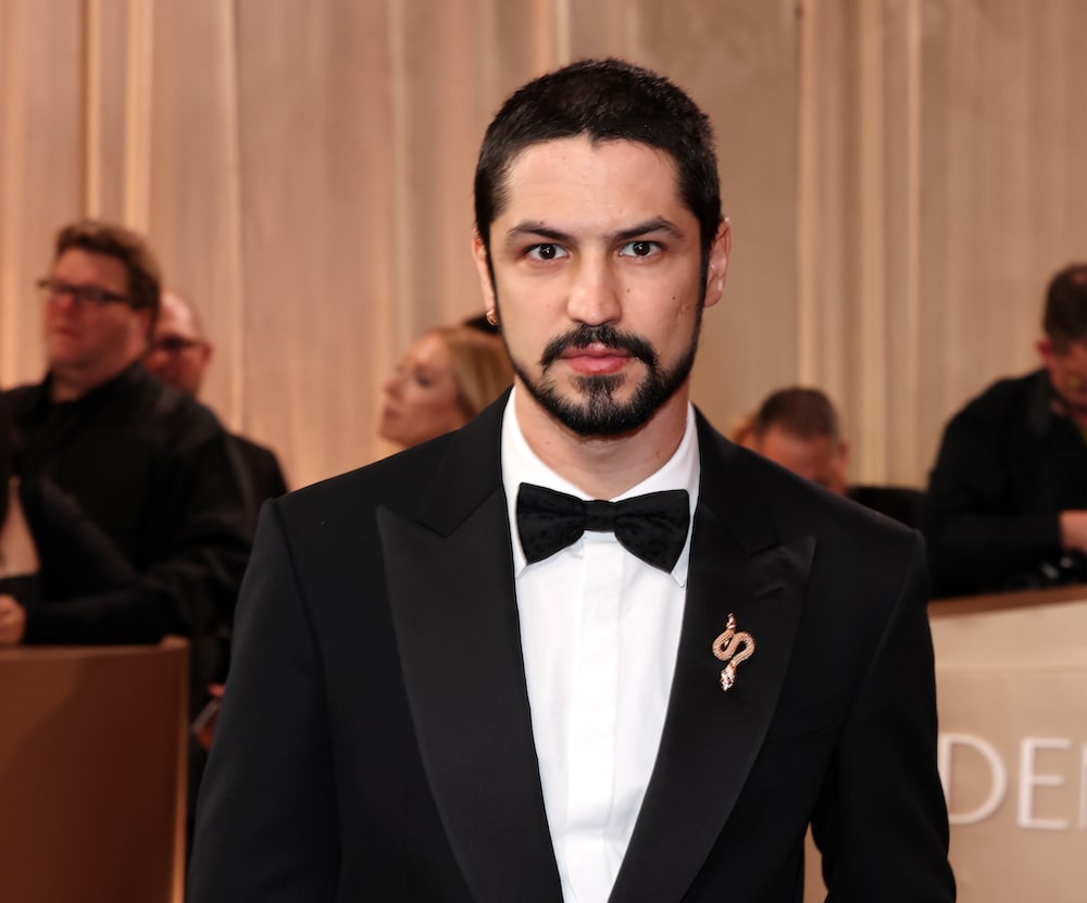 Ator Gabriel Leone exibiu peças da Bvlgari no Globo de Ouro Ator Gabriel Leone exibiu peças da Bvlgari no Globo de Ouro