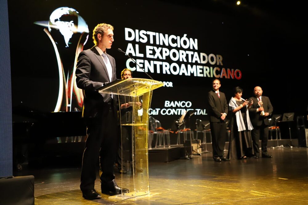 Recibió el reconocimiento como mejor exportador centroamericano. Recibió el reconocimiento como mejor exportador centroamericano.