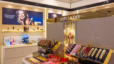 Acciones de Estée Lauder se desploman ante la posible adquisición de la española Puig Acciones de Estée Lauder se desploman ante la posible adquisición de la española Puig