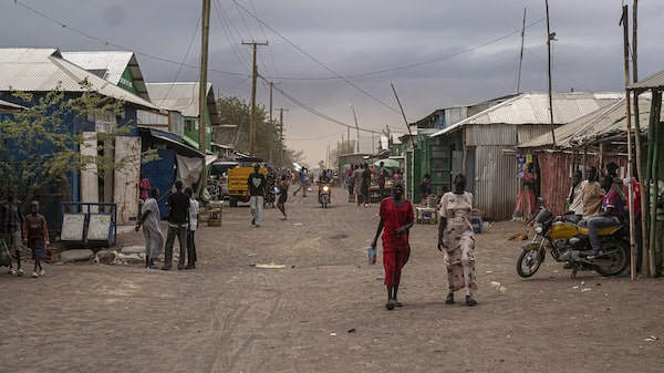 Más de 100 millones de refugiados y desplazados del mundo ya sienten los recortes de Trump Más de 100 millones de refugiados y desplazados del mundo ya sienten los recortes de Trump