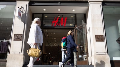 H&M decepciona en ventas y su acción sufre la mayor caída desde 2024 H&M decepciona en ventas y su acción sufre la mayor caída desde 2024