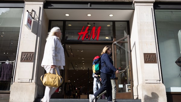 H&M decepciona en ventas y su acción sufre la mayor caída desde 2024 H&M decepciona en ventas y su acción sufre la mayor caída desde 2024