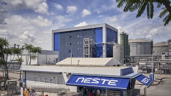 Acciones de refinería Neste bajan tras advertir límites de capacidad que afectarían sus ventas Acciones de refinería Neste bajan tras advertir límites de capacidad que afectarían sus ventas