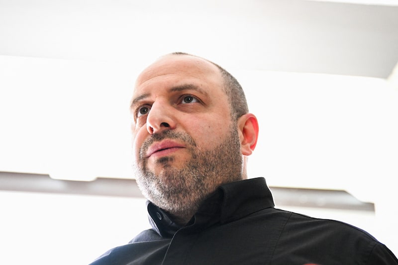 El secretario del Consejo de Seguridad Nacional y Defensa de Ucrania, Rustem Umerov, quien encabeza la delegación ucraniana, habla con la prensa tras una reunión con el secretario de Estado estadounidense, Marco Rubio, en Hallandale Beach, Florida, el 30 de noviembre de 2025. El secretario del Consejo de Seguridad Nacional y Defensa de Ucrania, Rustem Umerov, quien encabeza la delegación ucraniana, habla con la prensa tras una reunión con el secretario de Estado estadounidense, Marco Rubio, en Hallandale Beach, Florida, el 30 de noviembre de 2025.