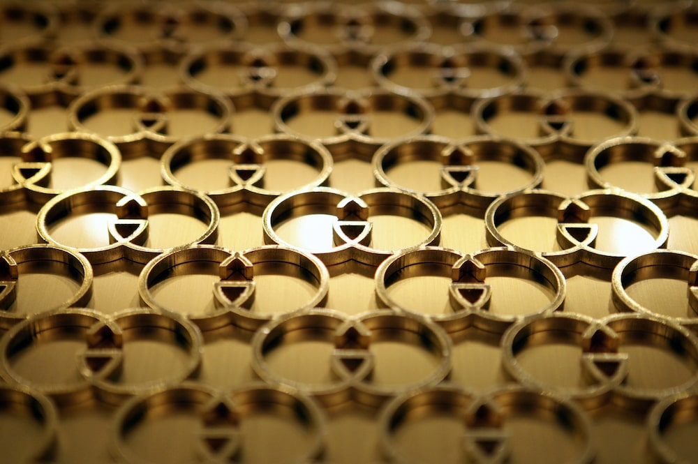 Peças de vestuário com logotipos ou marcas registradas que não podem ser removidas sem causar danos estão isentas das novas regras da UE sobre a destruição de produtos de moda. (Foto): Alessia Pierdomenico/Bloomberg Peças de vestuário com logotipos ou marcas registradas que não podem ser removidas sem causar danos estão isentas das novas regras da UE sobre a destruição de produtos de moda. (Foto): Alessia Pierdomenico/Bloomberg