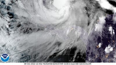 Julia se convierte en huracán de categoría 1, mientras azota la isla de San Andrés Julia se convierte en huracán de categoría 1, mientras azota la isla de San Andrés