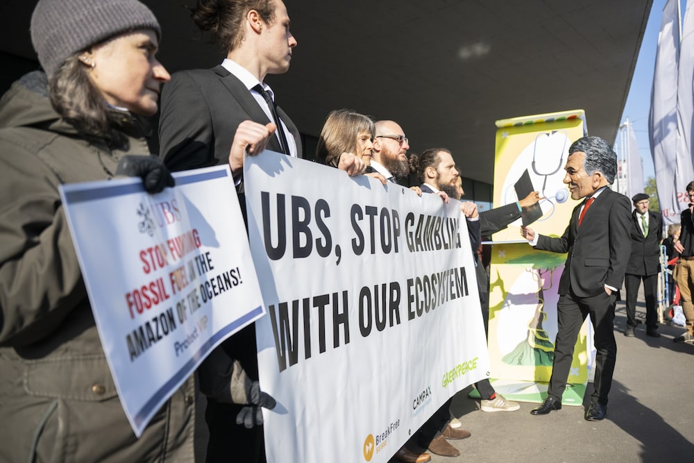 A nivel mundial, las empresas se enfrentan a una creciente presión para demostrar que sus declaraciones sobre el clima son exactas, o se arriesgan a ser cuestionadas por activistas, consumidores, inversores y autoridades. A nivel mundial, las empresas se enfrentan a una creciente presión para demostrar que sus declaraciones sobre el clima son exactas, o se arriesgan a ser cuestionadas por activistas, consumidores, inversores y autoridades.