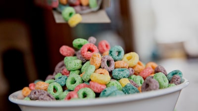 WK Kellogg eliminará los colorantes artificiales de Froot Loops y otros cereales WK Kellogg eliminará los colorantes artificiales de Froot Loops y otros cereales