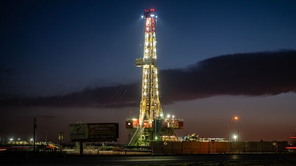 El petróleo se estabiliza a medida que la demanda compite con un mercado más ajustado El petróleo se estabiliza a medida que la demanda compite con un mercado más ajustado