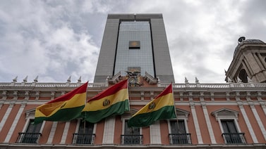 Bolivia recurre a los mercados mundiales de bonos por primera vez desde 2022 Bolivia recurre a los mercados mundiales de bonos por primera vez desde 2022