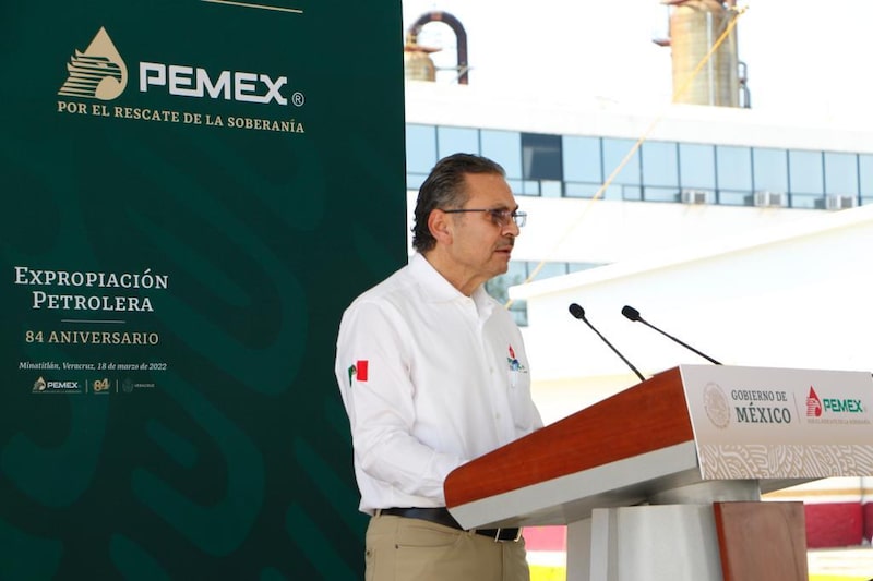 El CEO de Pemex, Octavio Romero Oropeza, durante su discurso en el aniversario 84 de la Expropiación Petrolera de México, en Minatitlán, Veracruz (Foto: Presidencia). El CEO de Pemex, Octavio Romero Oropeza, durante su discurso en el aniversario 84 de la Expropiación Petrolera de México, en Minatitlán, Veracruz (Foto: Presidencia).