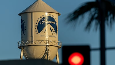 Em carta, mais de 1.000 nomes de Hollywood se opõem a fusão entre Paramount e Warner Em carta, mais de 1.000 nomes de Hollywood se opõem a fusão entre Paramount e Warner