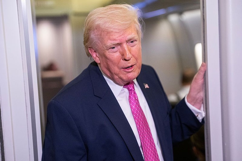 Estratégia americana combina pressão militar e diplomacia em tentativa de forçar acordo e normalizar fluxo de energia (Foto: Nathan Howard/Getty Images) Photographer: Nathan Howard/Getty Images North America Estratégia americana combina pressão militar e diplomacia em tentativa de forçar acordo e normalizar fluxo de energia (Foto: Nathan Howard/Getty Images) Photographer: Nathan Howard/Getty Images North America