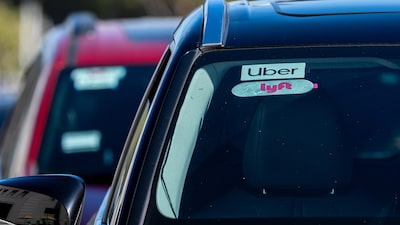 Uber cumple previsiones de reservas, pero la competencia en Brasil ralentiza los viajes Uber cumple previsiones de reservas, pero la competencia en Brasil ralentiza los viajes