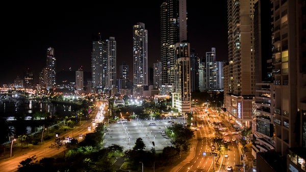 Panamá impone impuesto del 15% a empresas fantasma para salir de la lista negra de la UE Panamá impone impuesto del 15% a empresas fantasma para salir de la lista negra de la UE