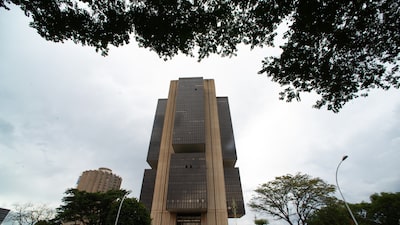 BC deve cortar Selic em 0,25pp e manter porta aberta antes da eleição, dizem analistas BC deve cortar Selic em 0,25pp e manter porta aberta antes da eleição, dizem analistas