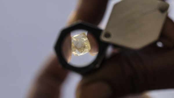 Anglo American estaría en conversaciones para vender De Beers por unos US$1.000 millones Anglo American estaría en conversaciones para vender De Beers por unos US$1.000 millones
