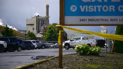 Explosión en planta de empaques de Washington deja un muerto y nueve desaparecidos Explosión en planta de empaques de Washington deja un muerto y nueve desaparecidos