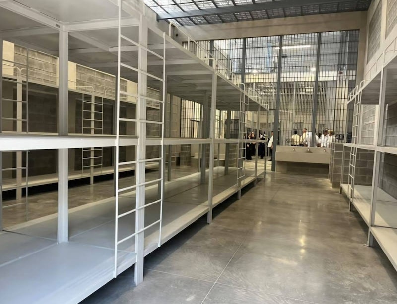El Centro de Alta Contención contra el Crimen Organizado (CACCO), ubicado junto a la prisión de máxima seguridad La Reforma, a unos 25 km de San José. El Centro de Alta Contención contra el Crimen Organizado (CACCO), ubicado junto a la prisión de máxima seguridad La Reforma, a unos 25 km de San José.