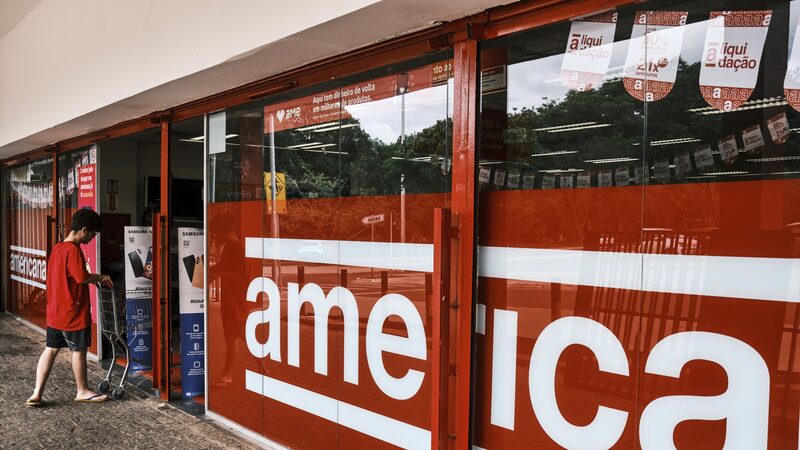 Ex-CEO da Americanas, em um ano de crise, foi acusado, ganhou fama e saiu do país Ex-CEO da Americanas, em um ano de crise, foi acusado, ganhou fama e saiu do país