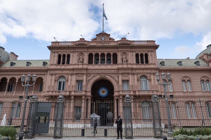 La sede del Gobierno nacional argentino. La sede del Gobierno nacional argentino.