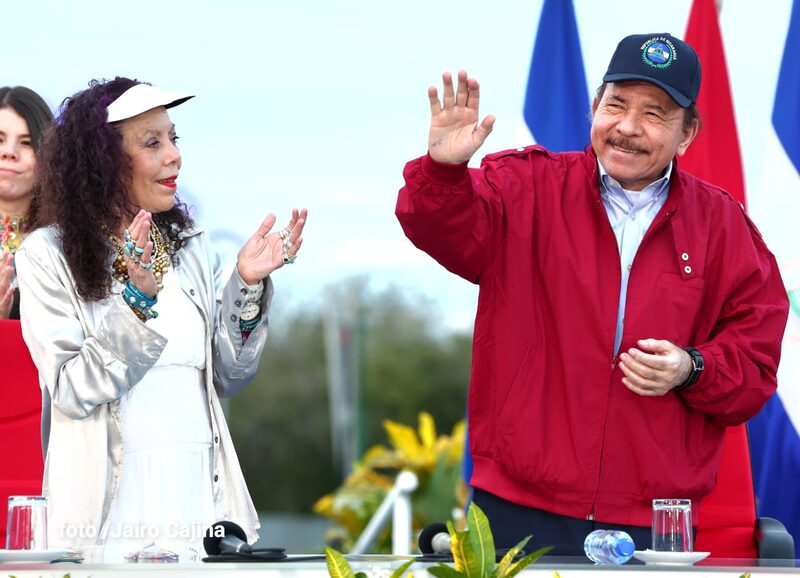 Rosario Murillo y Daniel Ortega rinden homenaje al General Augusto C. Sandino, en un evento el 21 de febrero. Rosario Murillo y Daniel Ortega rinden homenaje al General Augusto C. Sandino, en un evento el 21 de febrero.